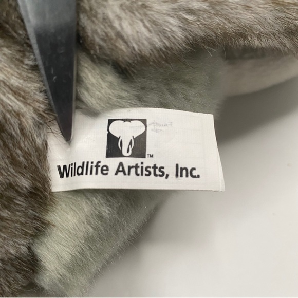 Adorable Gray Wolf Stuffed Animal/Plush made by Wildlife Artist Inc - Picture 7 of 8